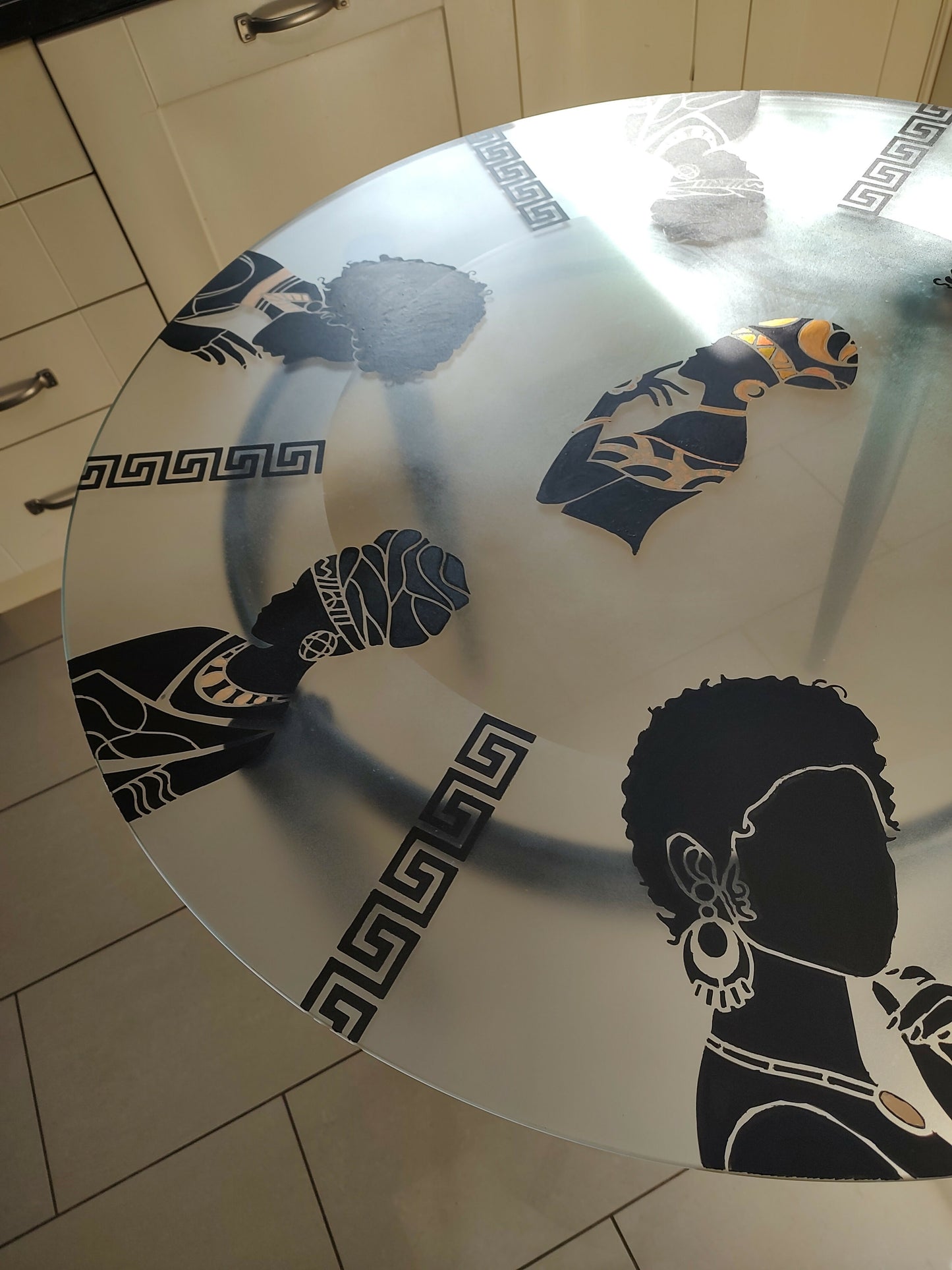 THE AFRICAN ASPECTS UPCYCLED – ONE-OFF FURNITURE ART Who's Head of the Table?