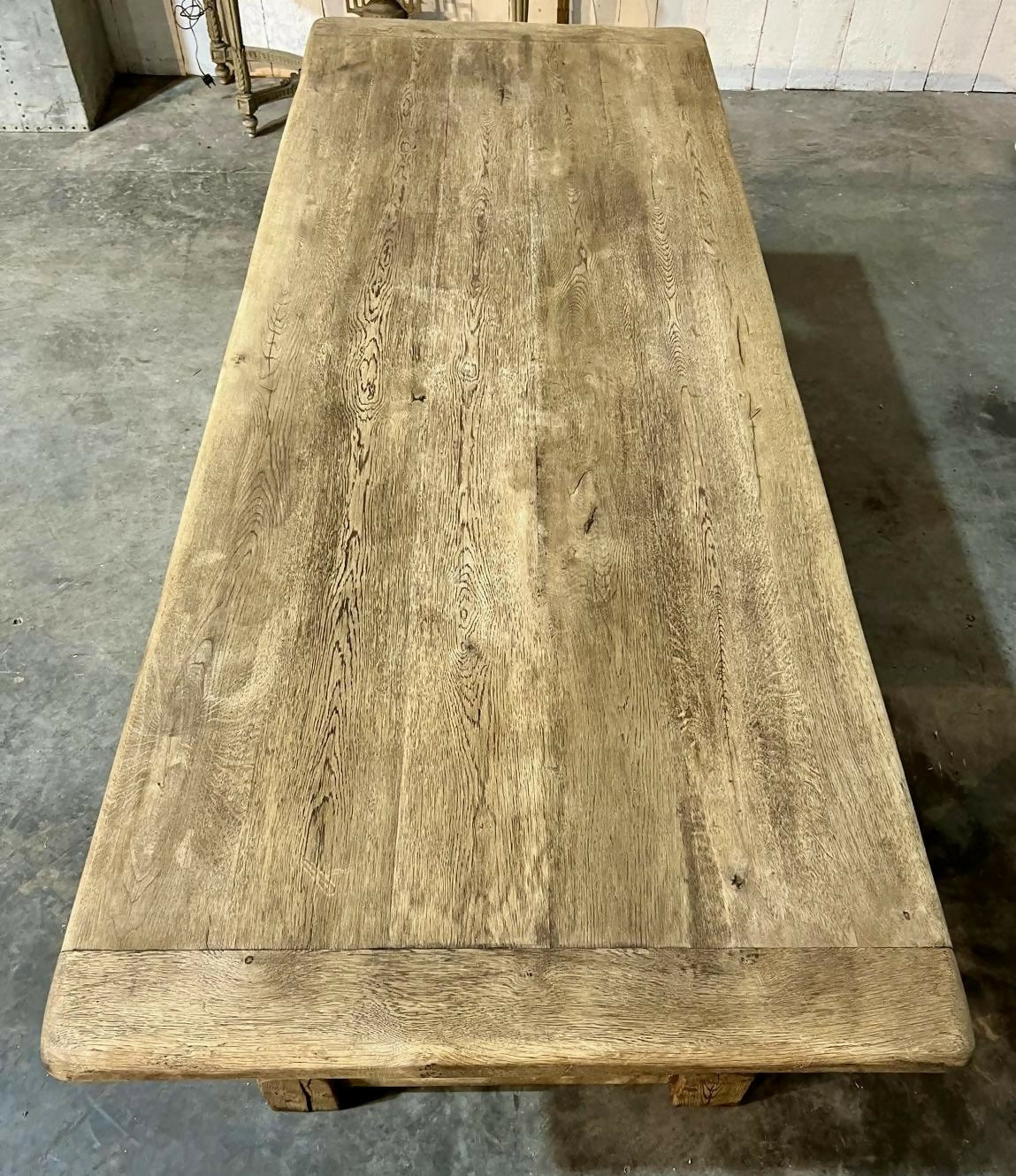 Good Quality Oak Farmhouse Dining Table