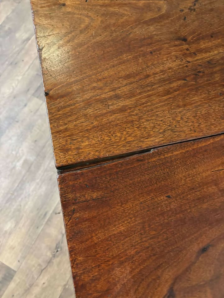 Georgian Mahogany Drop Leaf Tablec