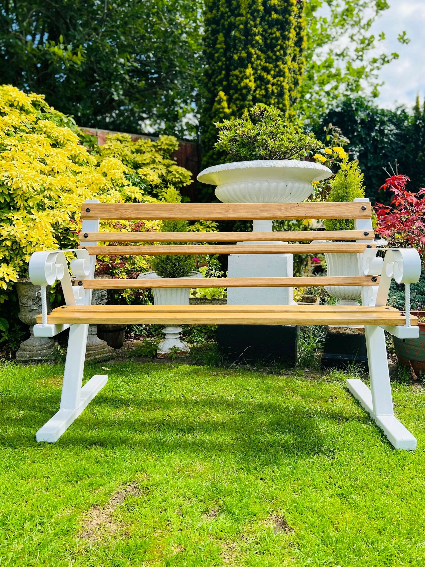 White Vintage Garden Bench Patio Seat in Oak Wrought Iron