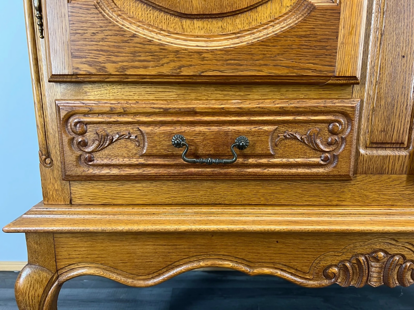 Cabinet Vintage French Louis XIV Style Carved Sideboard 2 Door Cupboard LOT 3552