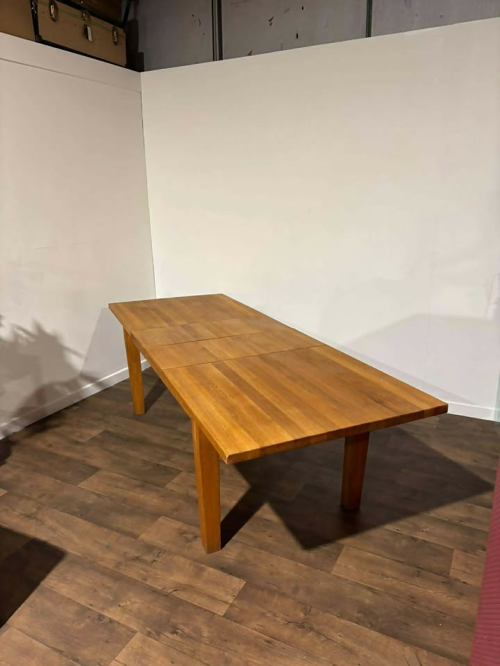 Contemporary Solid Oak Extending Dining Table