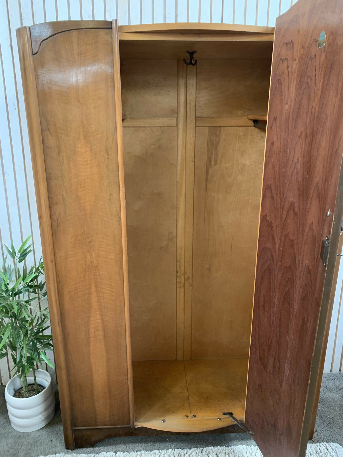 Mid Century B&E Furniture Figured Walnut 1 Door Wardrobe BS 1960