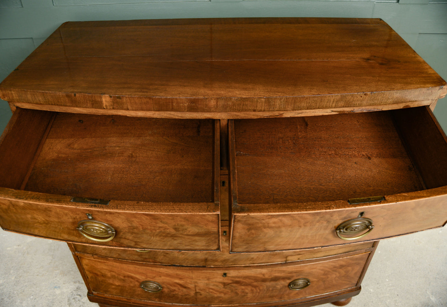 Victorian Bow Fronted Mahogany Chest of Drawers - 2 Over 3