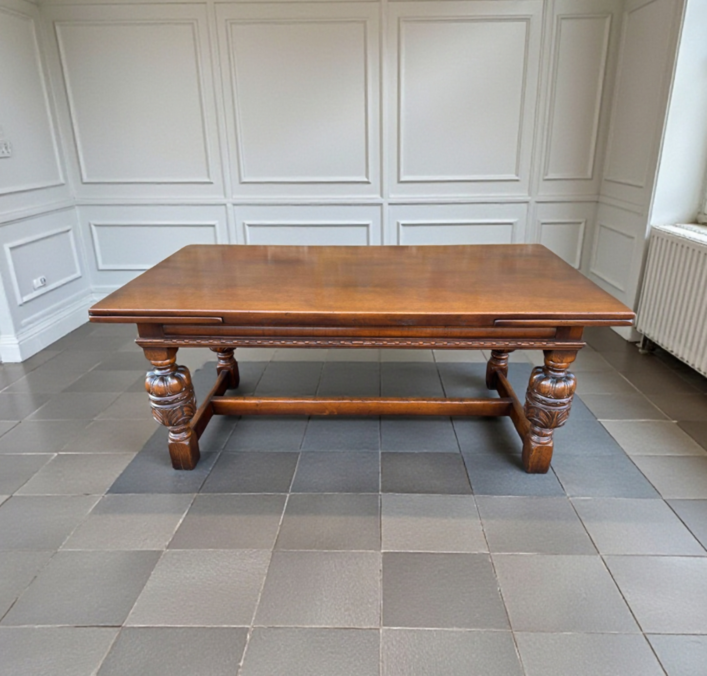 Large Oak Extending Dining Table Seats 8-10