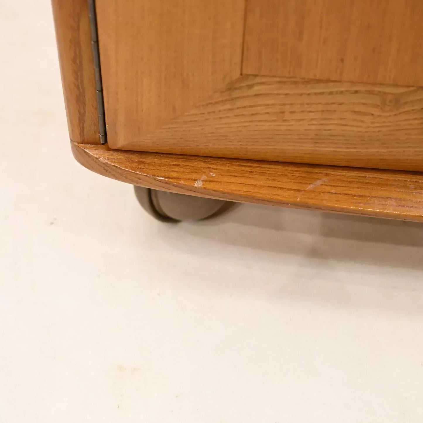 Ercol Windsor Bureau/Drinks Cabinet Double Cupboard Light FREE UK Delivery