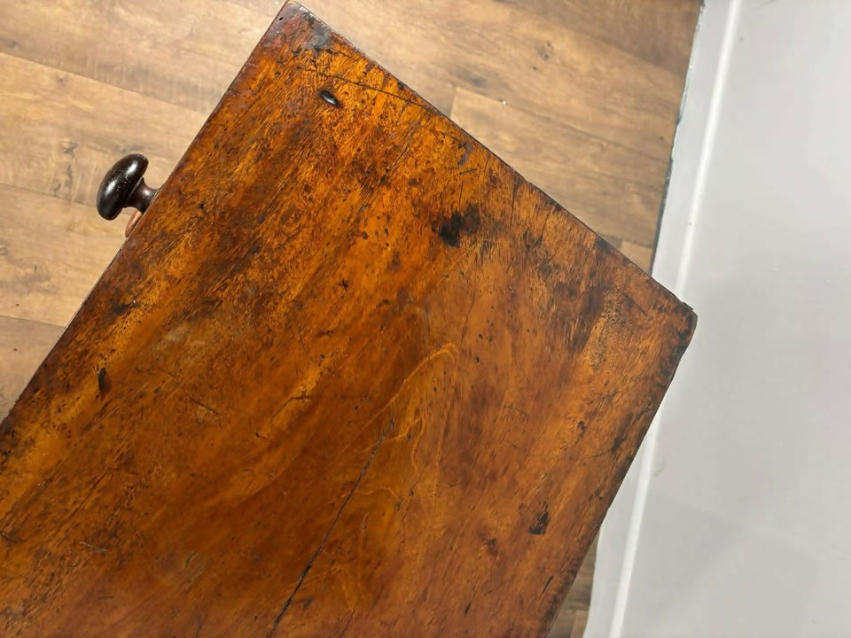 Early Victorian Mahogany Three Drawer Chest of Drawers (Short Proportions)