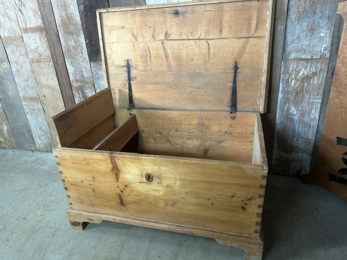 Vintage Victorian Pine Trunk Coffer Linen Box, c 1880