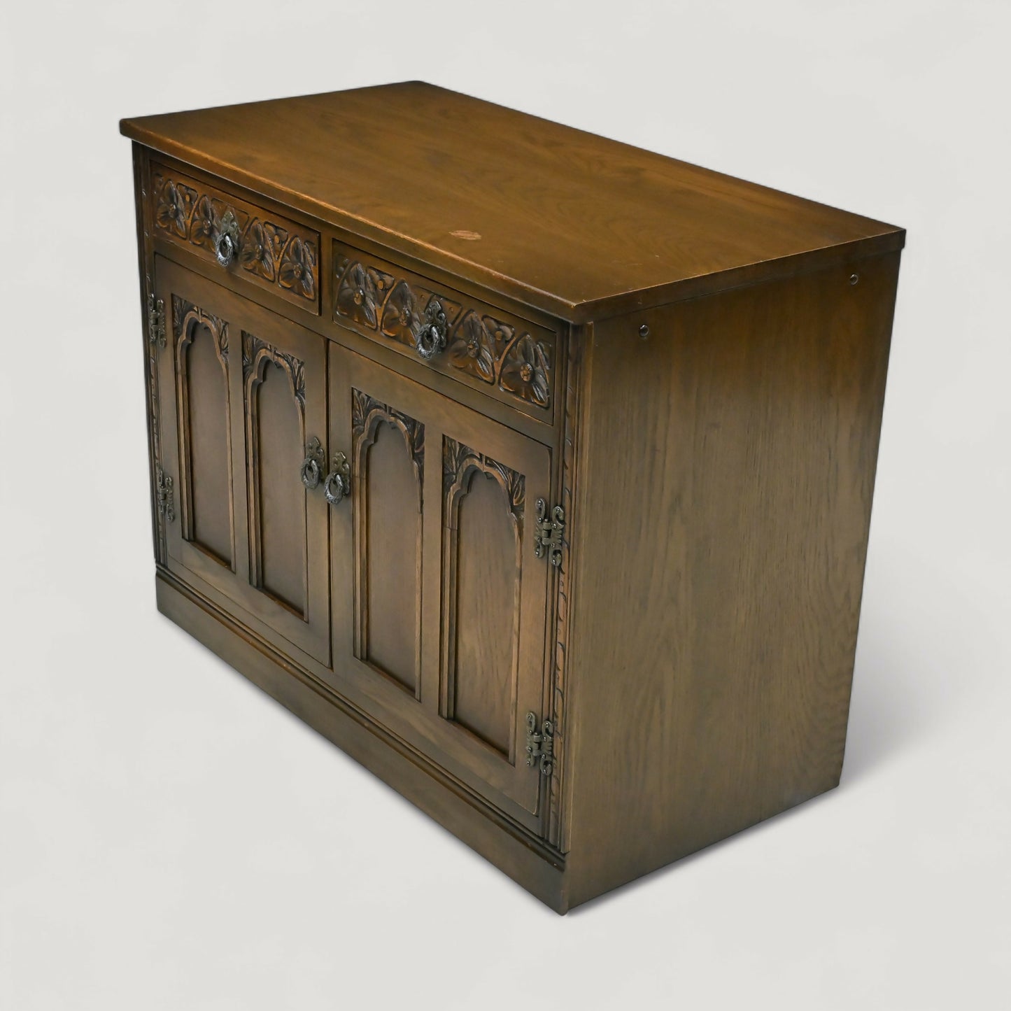Old Charm Small Oak Sideboard Cupboard & Drawers Light Oak FREE Delivery. SBR10900/0409E