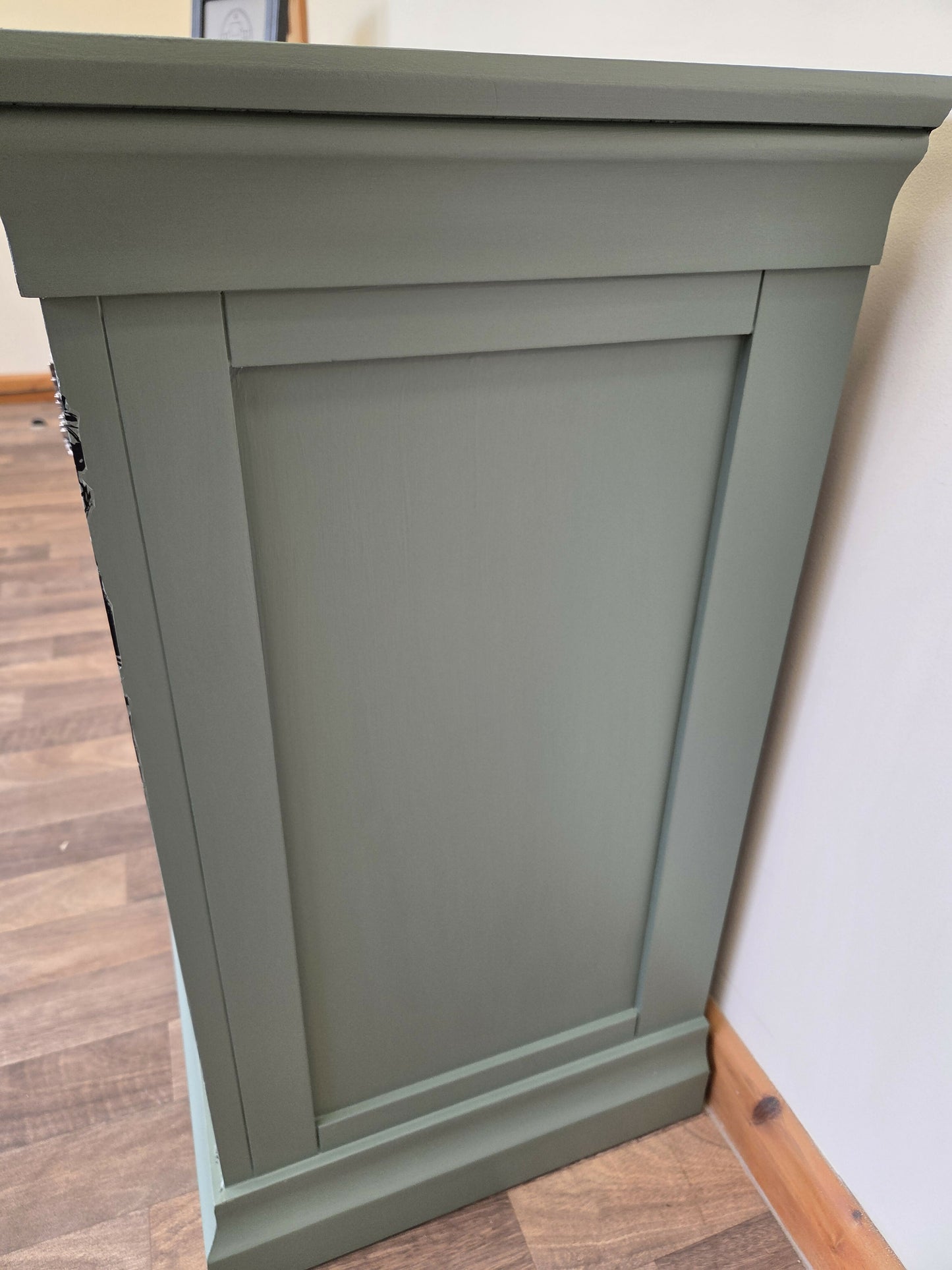 Customised Cotswold Company Drawers/Sideboard/Buffet/Dresser