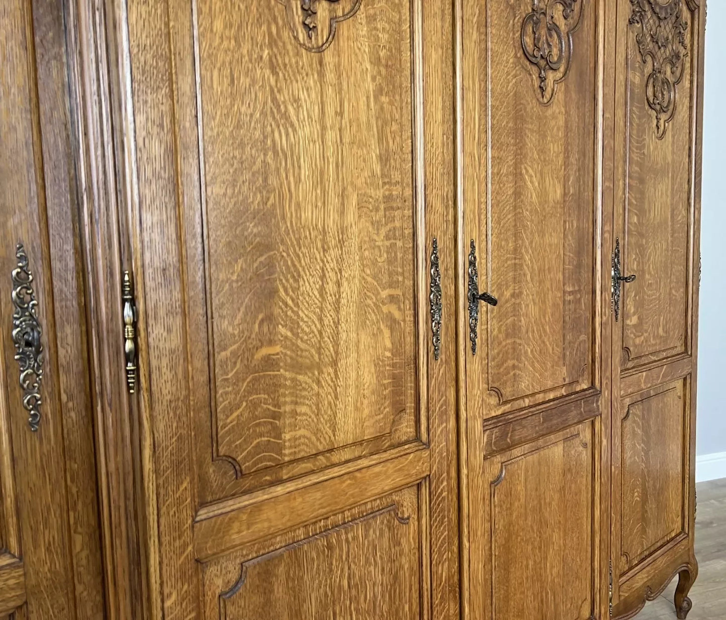 Wardrobe Vintage French Louis XVI Style Oak Four Door Carved Armoire LOT 4877