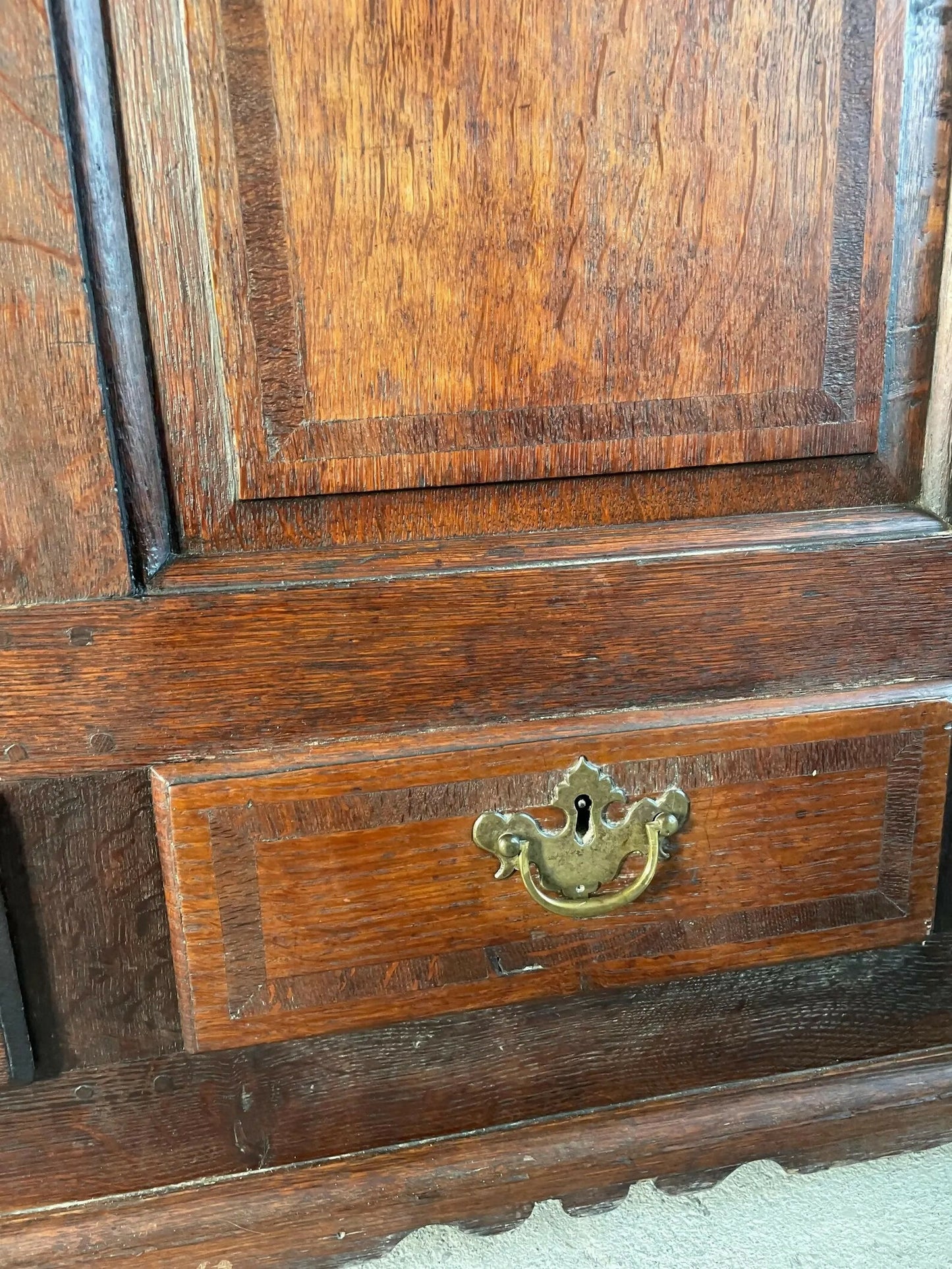 An antique 18th century mule chest / blanket box
