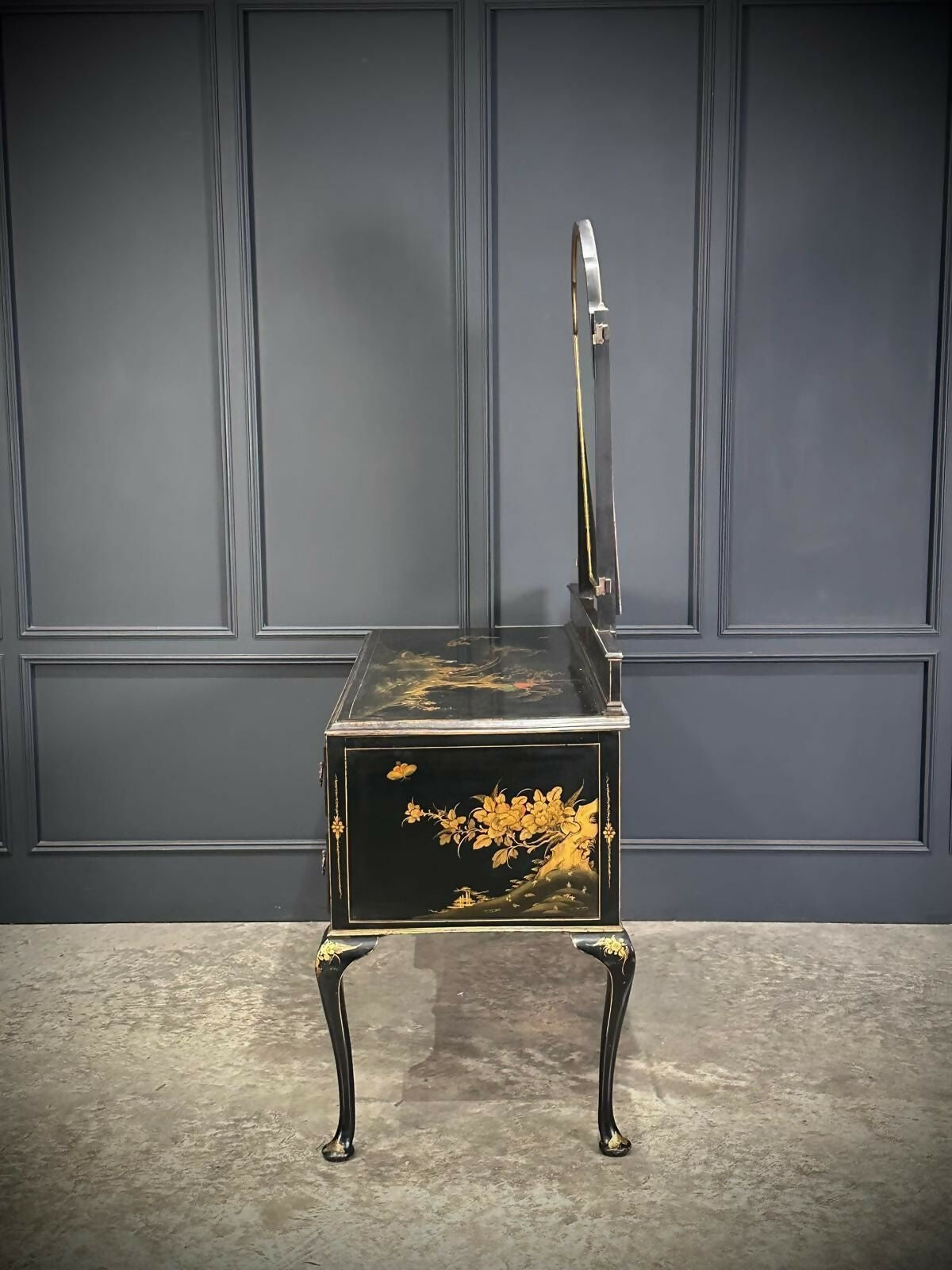 Black and Gold Chinoiserie Lacquered Dressing Table