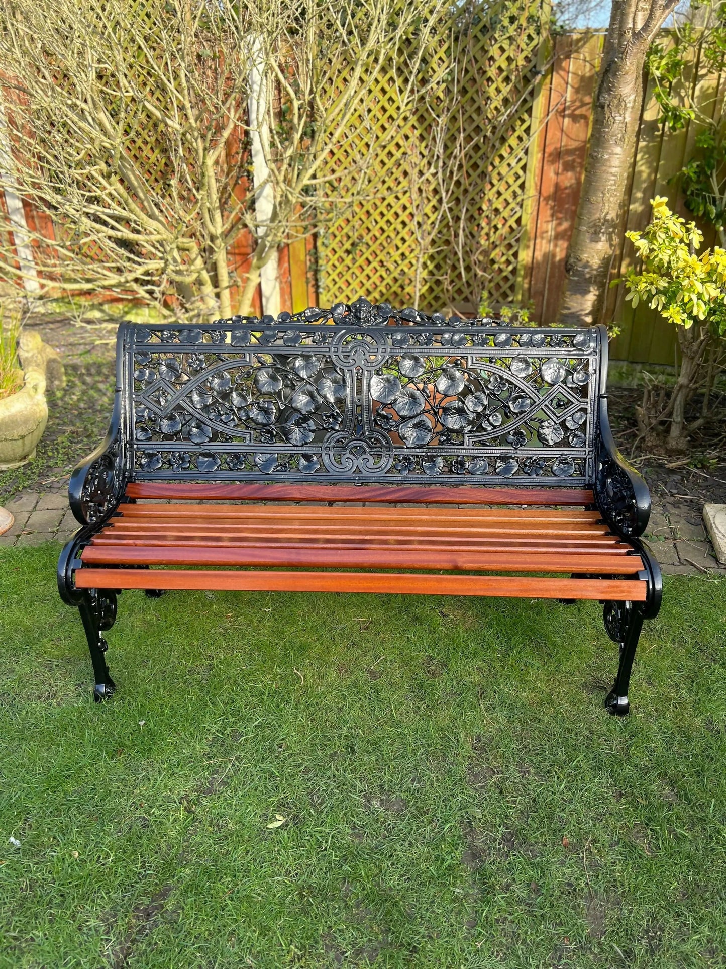 Coalbrookdale Nasturtium Garden Bench in Green with Sapele Slats