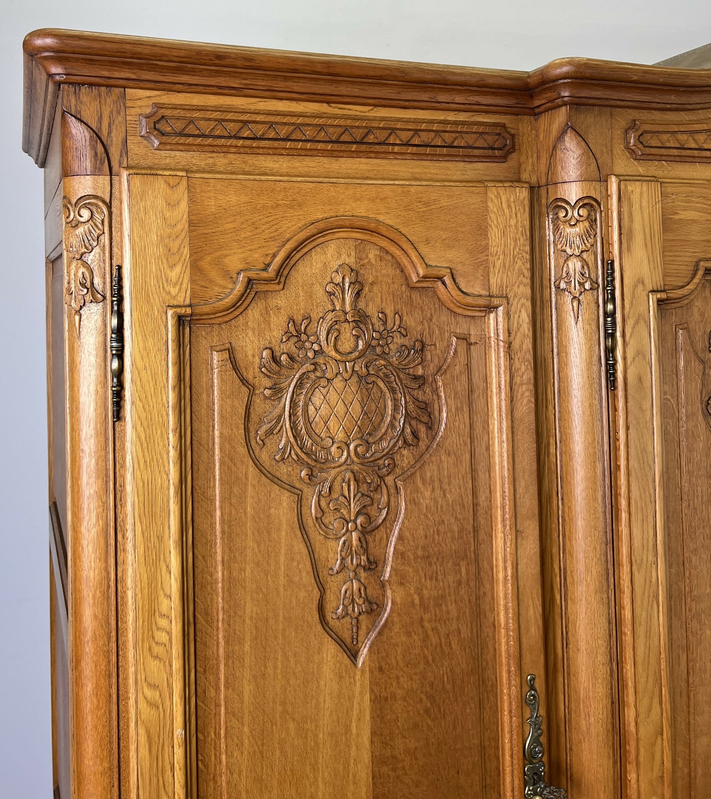 Wardrobe Vintage French Louis XVI Style Oak Four Door Carved Armoire LOT 6387