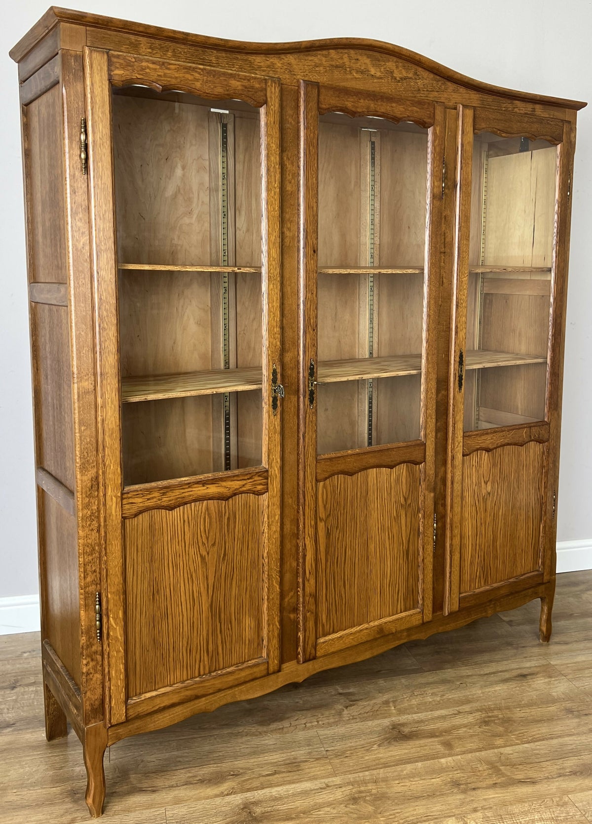 Bookcase Vintage French Louis XIV Oak Glazed Display Cabinet Sideboard LOT 6524