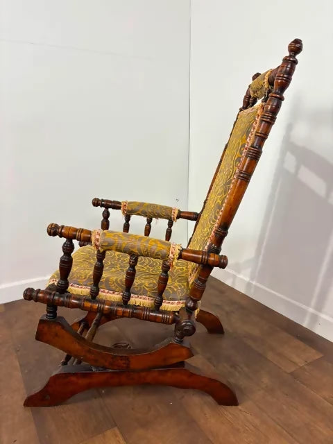 Antique American Style Rocking Chair
