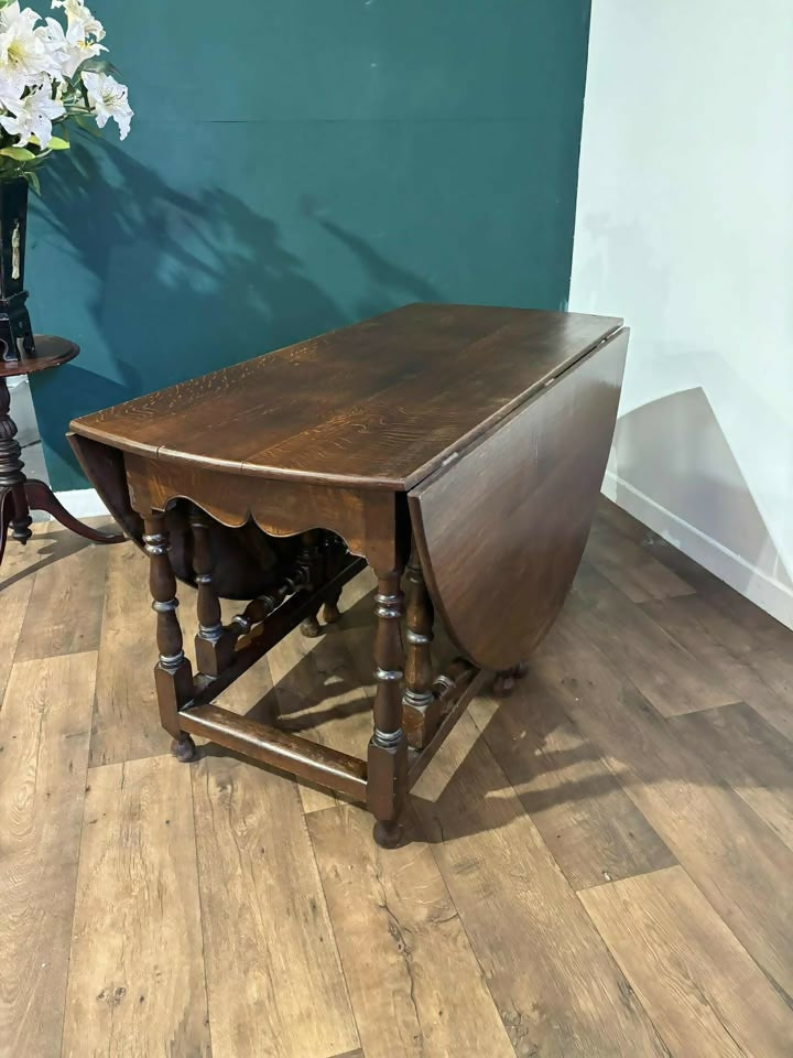 Large Oak Dropleaf Dining Table On Turned Legsqwq