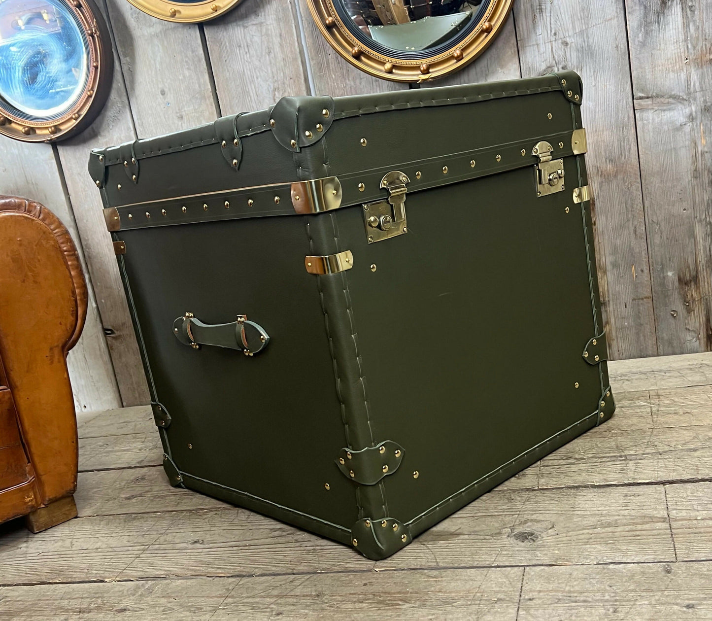 Luxury Leather Olive Green End Table Trunk