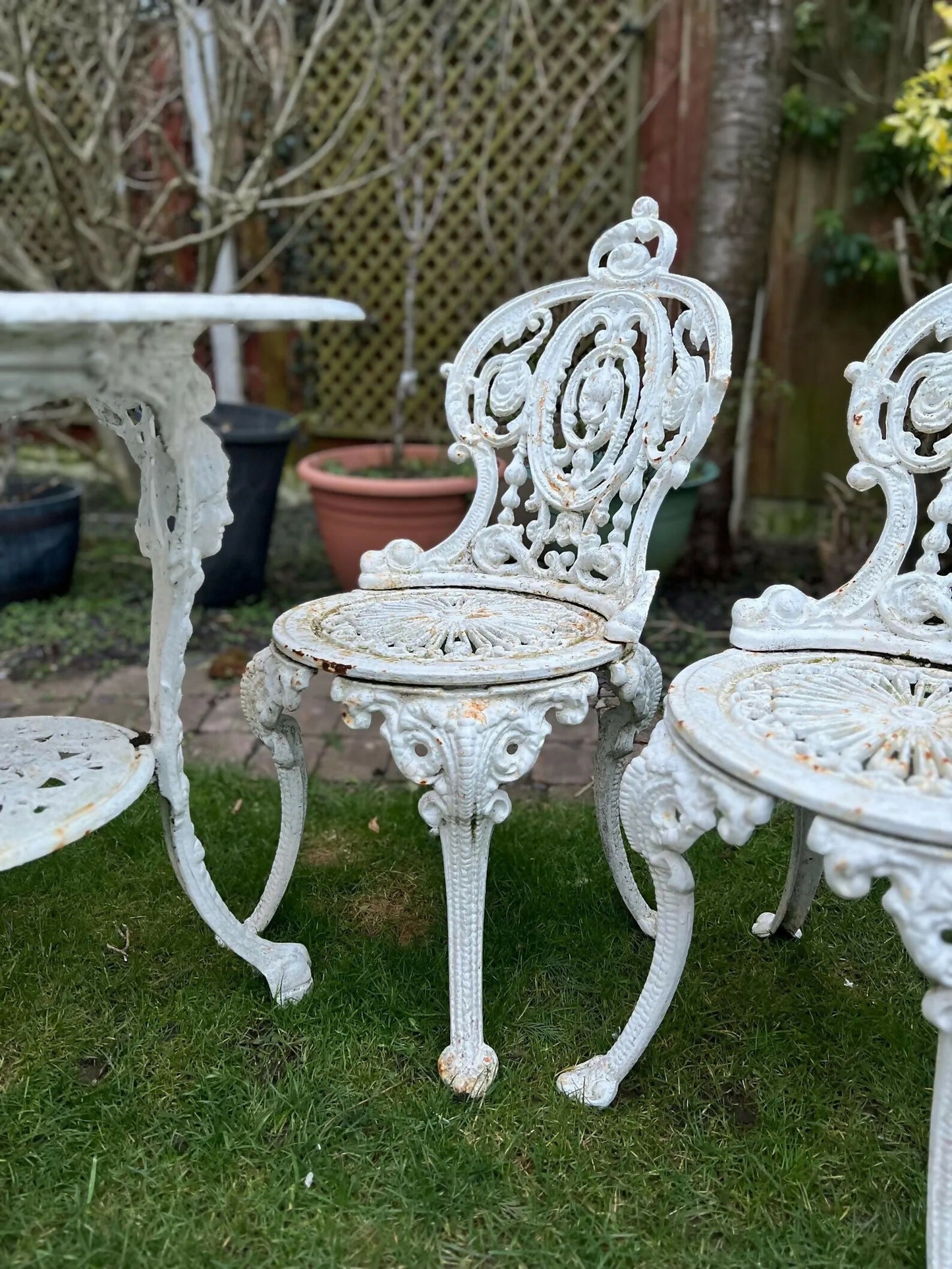 Victorian Crown Cast Iron Patio Set