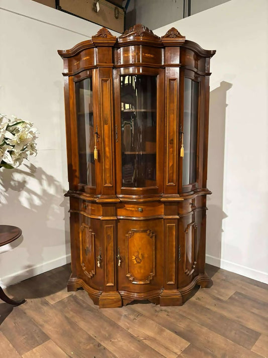 Reproduction Mahogany Continental Serpentine Fronted Display Cabinetz