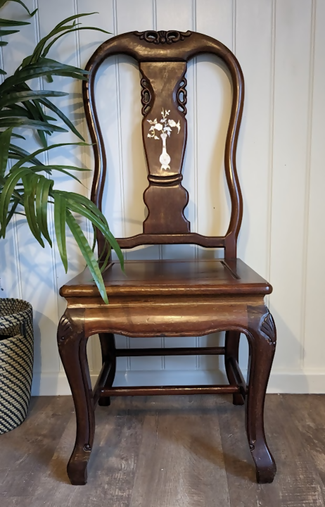 Queen Anne Chair R181201 1