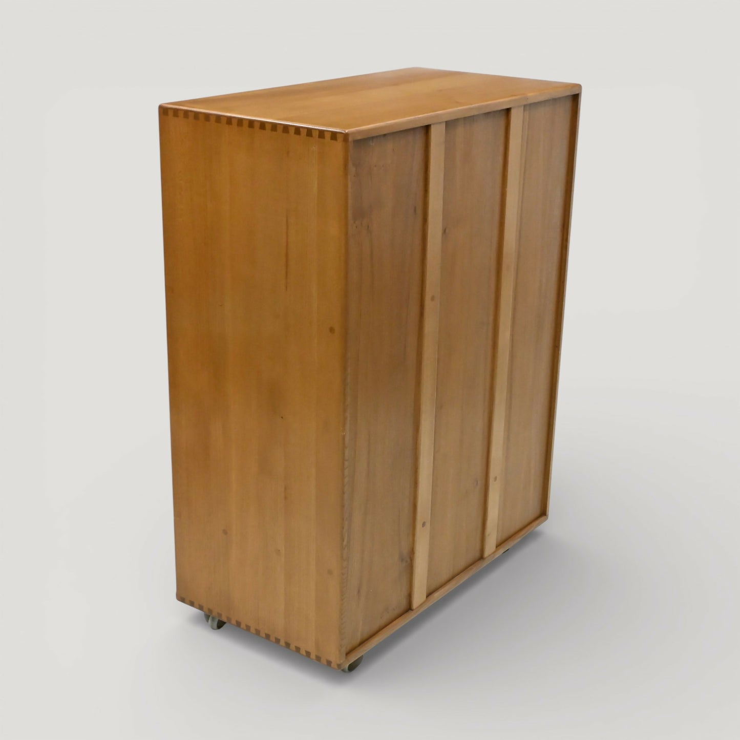 Ercol Drinks Cabinet Bureau Gin/Drinks Cabinet Light Finish FREE UK Delivery. SBR11121/3010E