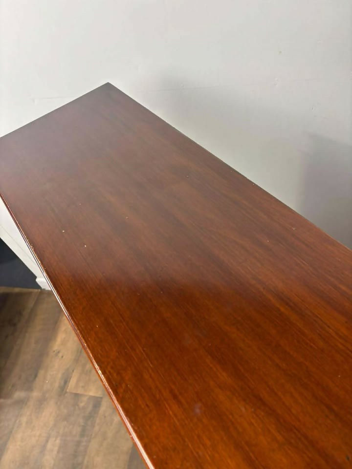 Early 20th Century Mahogany Bookcase on Queen Anne Legs