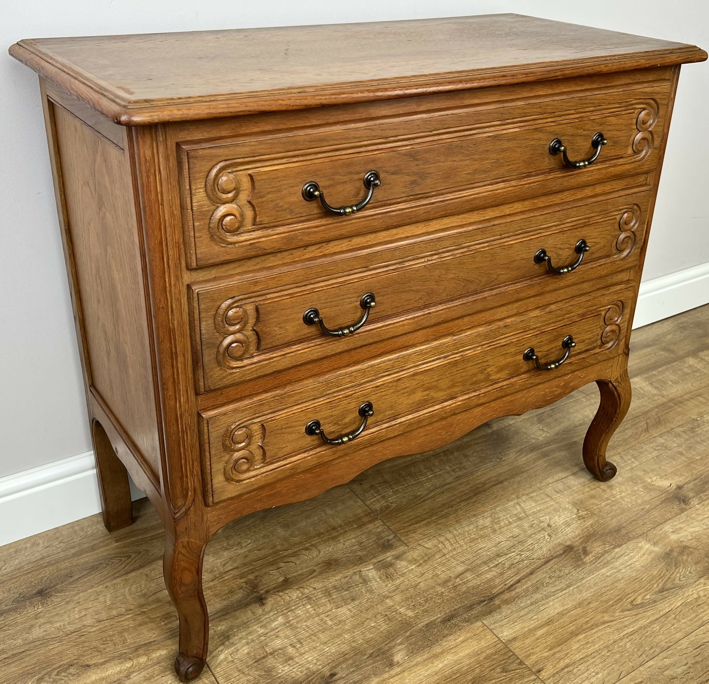 Chest of Drawers Vintage French Louis Oak 3 Drawers Carved Cabinet LOT 6250