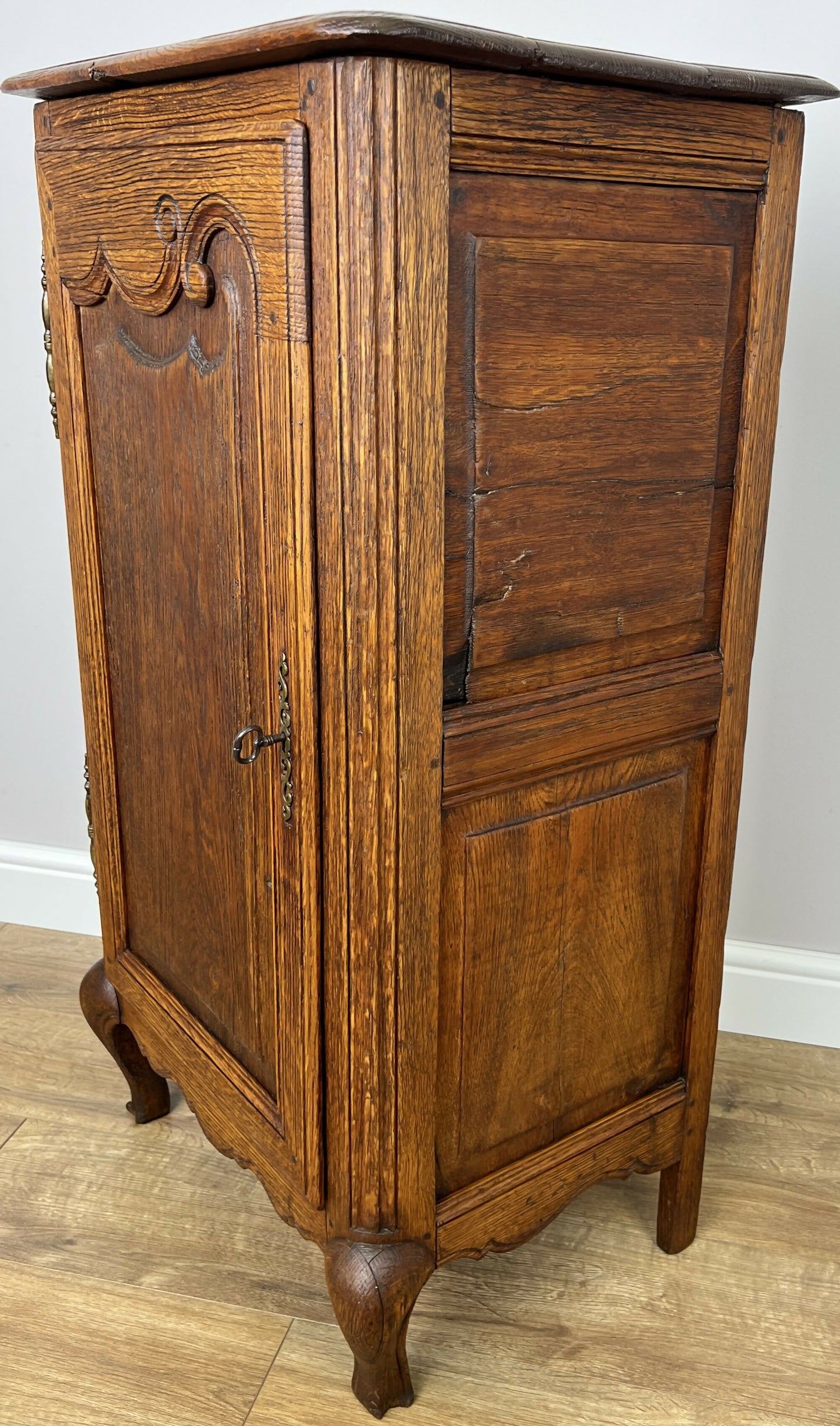 Cabinet Antique French Style Oak Sideboard with Carved Cupboard LOT 6255