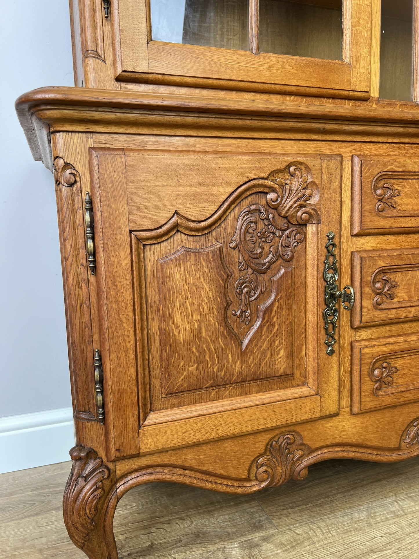 Bookcase Vintage French Louis XVI Oak Display Cabinet Carved Sideboard LOT 6285