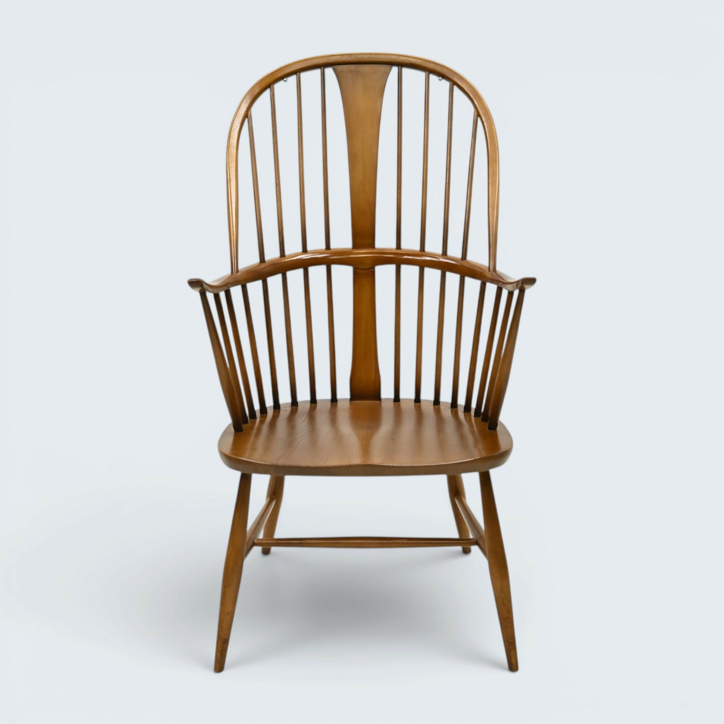 An Ercol Chairmakers Chair Windsor Bow Back Golden Dawn Model 472 FREE Delivery