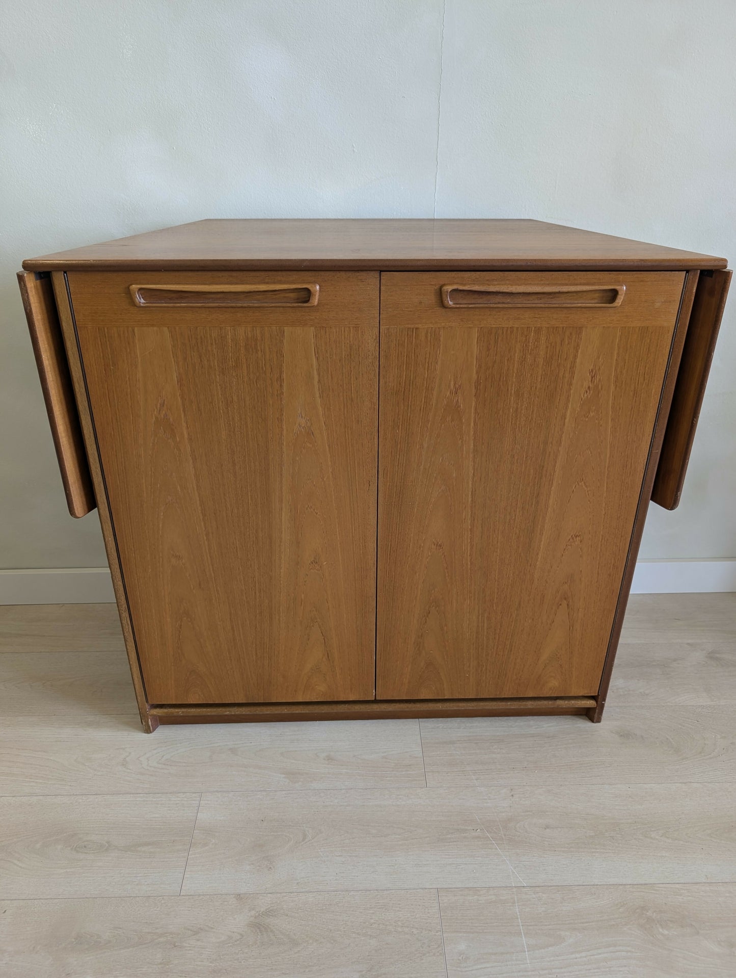 Vintage Meredew Mid Century Teak Metamorphic Drinks Cocktail Cabinet Bar