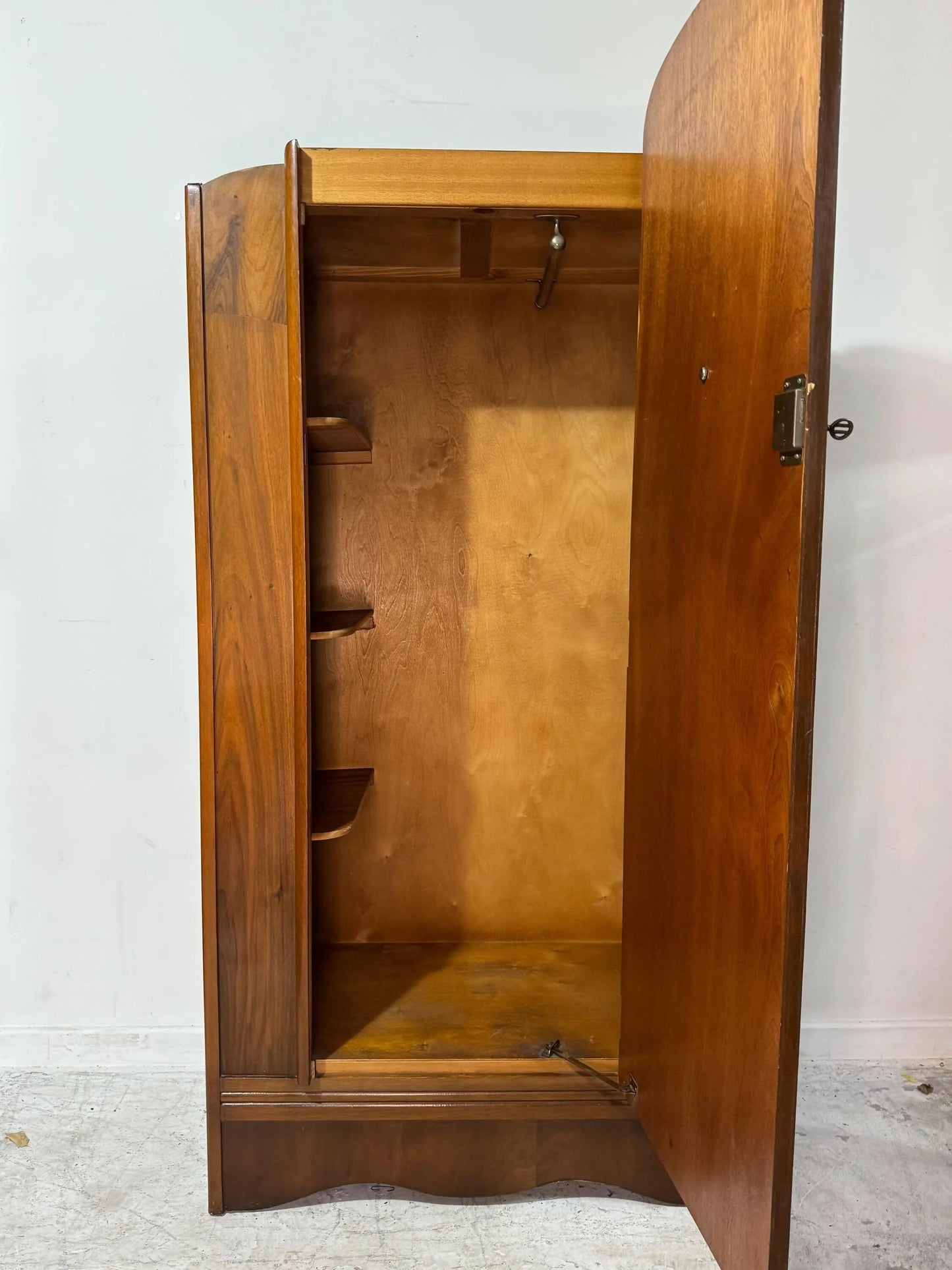 Mid century retro vintage gentlemen’s wardrobe small set