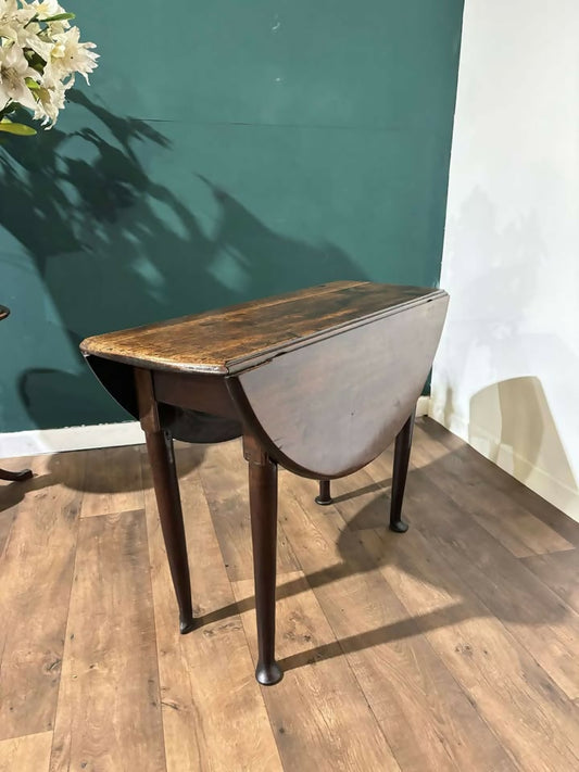 Antique Walnut Drop Leaf Tablezx