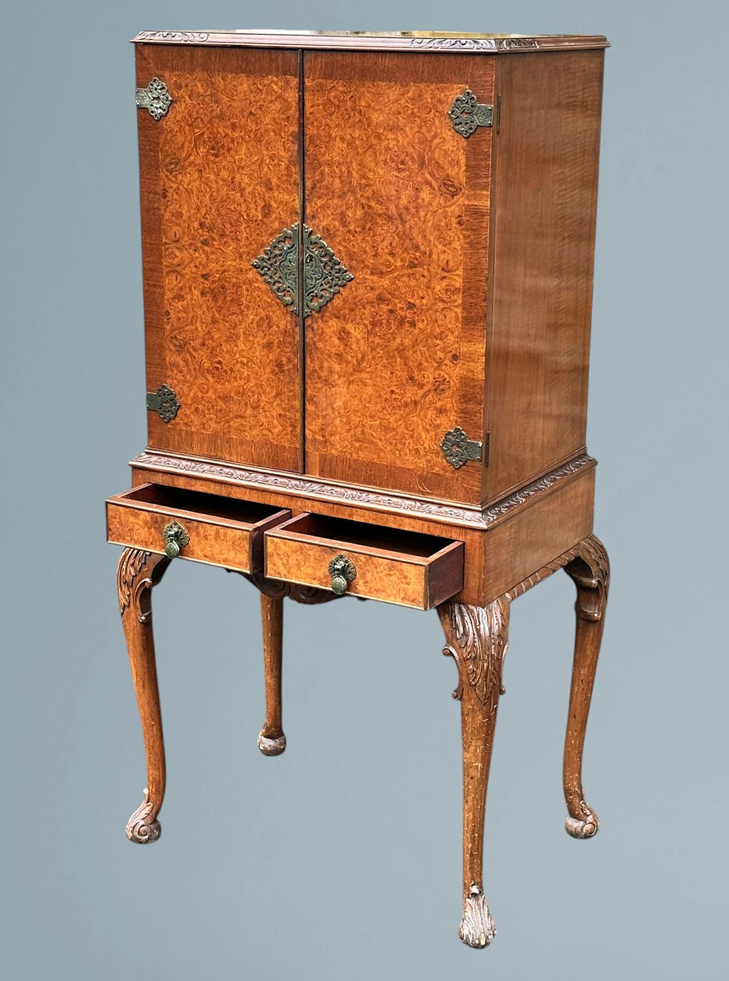 Queen Anne Figured Walnut Cocktail Cabinet / Drinks Cabinet