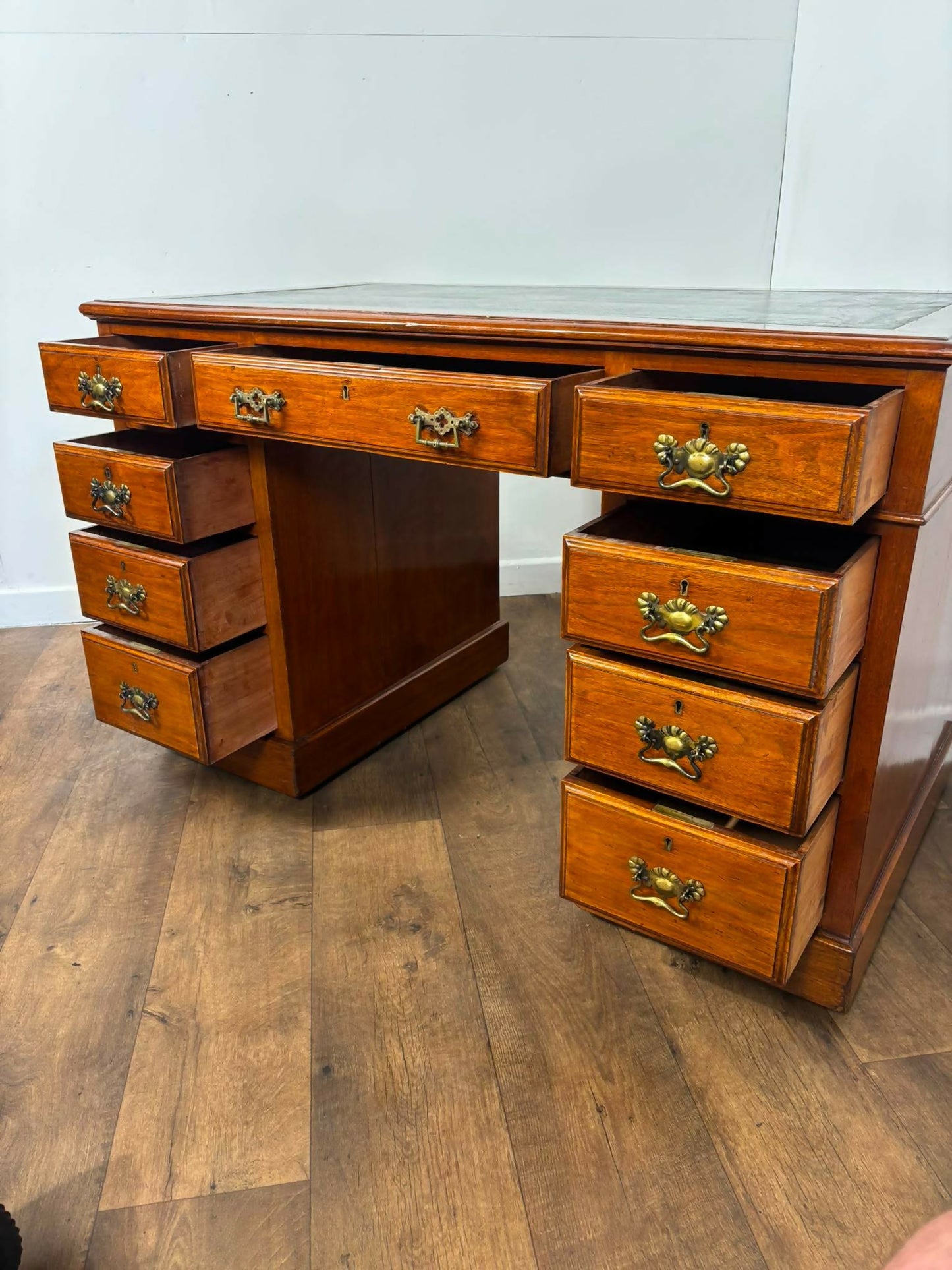Victorian Mahogany Twin Pedestal Knee Hole Desk