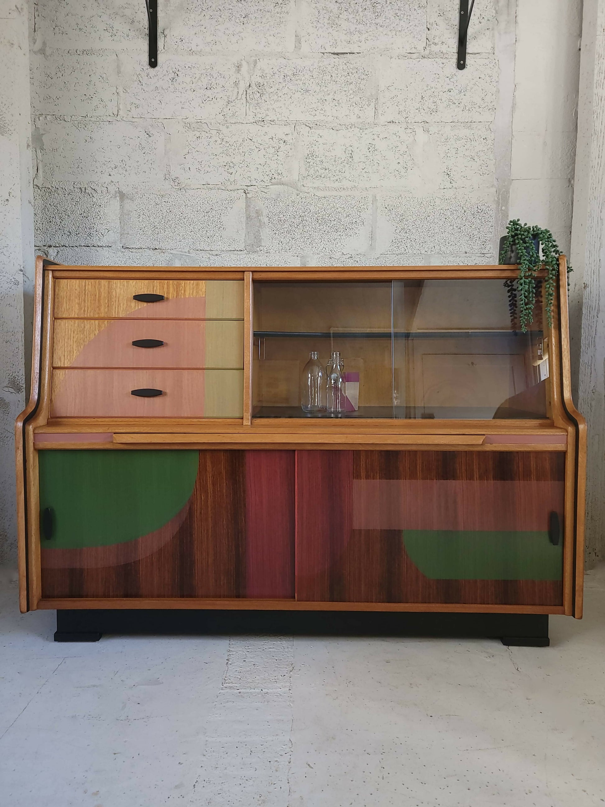 Sideboard stained glass design front view-orange otter