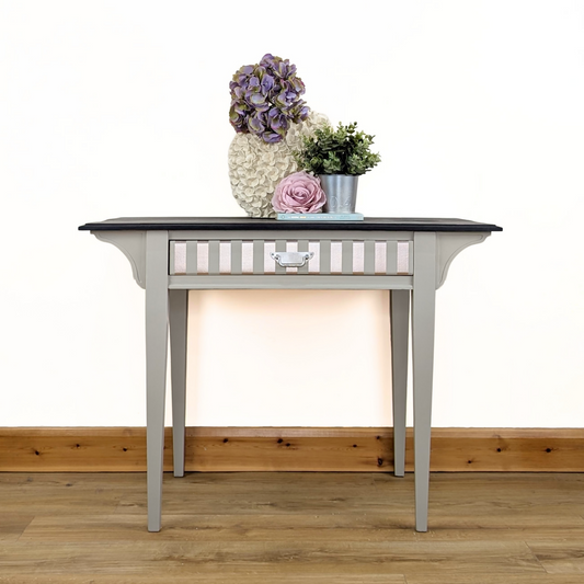 250607 Small table - front, full light