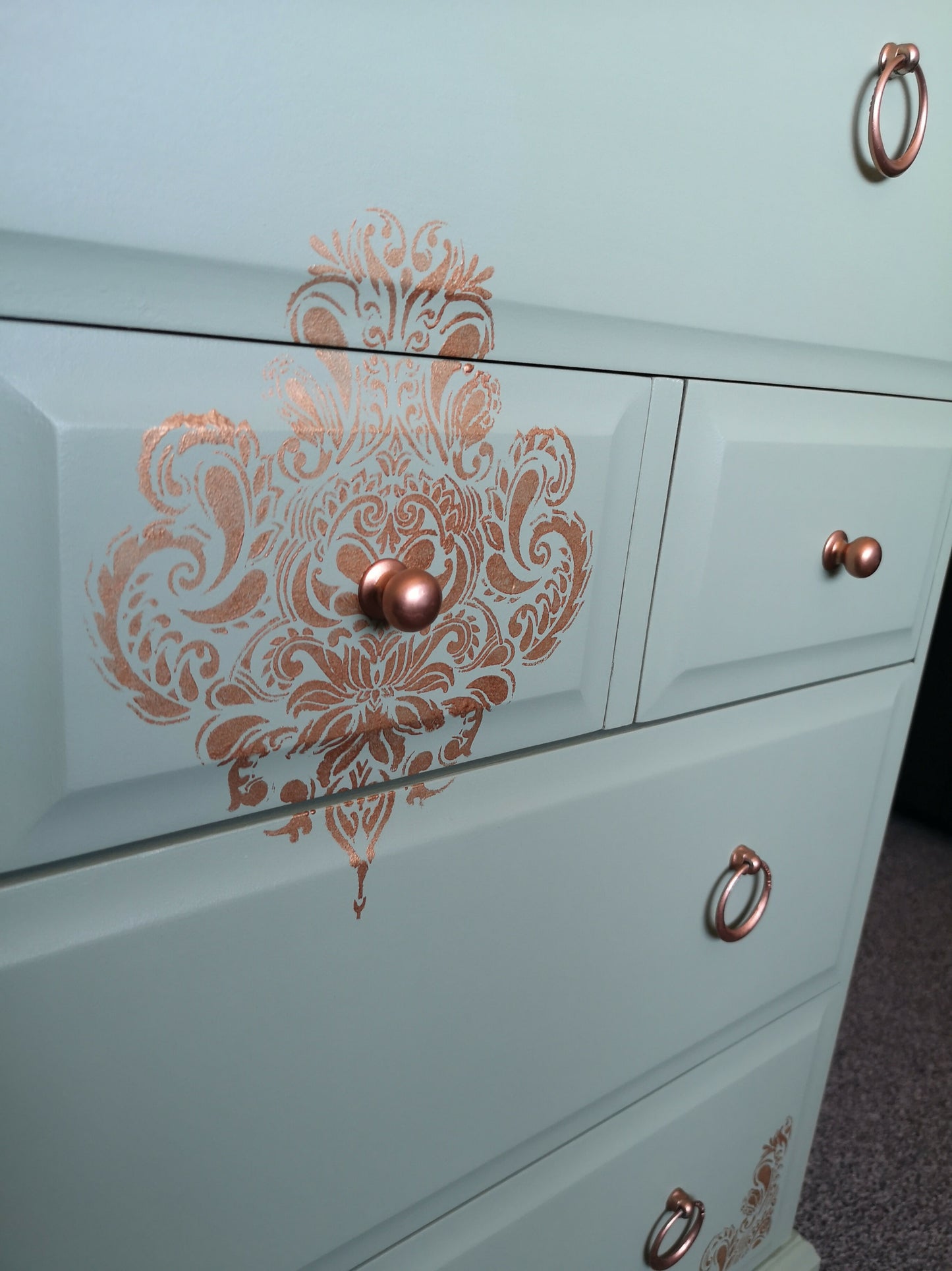 Stag Minstrel Pale Green Chest of drawers