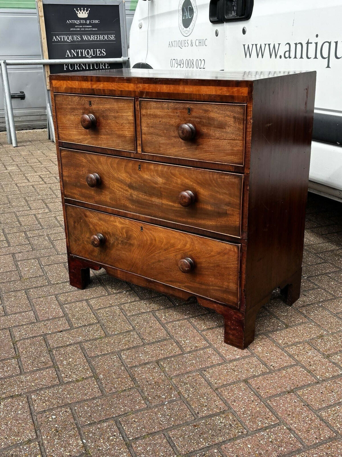 Georgian Mahogany Chest Of Drawers. Nice Small Proportions
