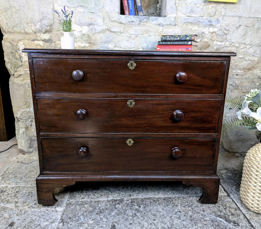 Georgian Mahogany Chest of Drawers - 3 Drawers