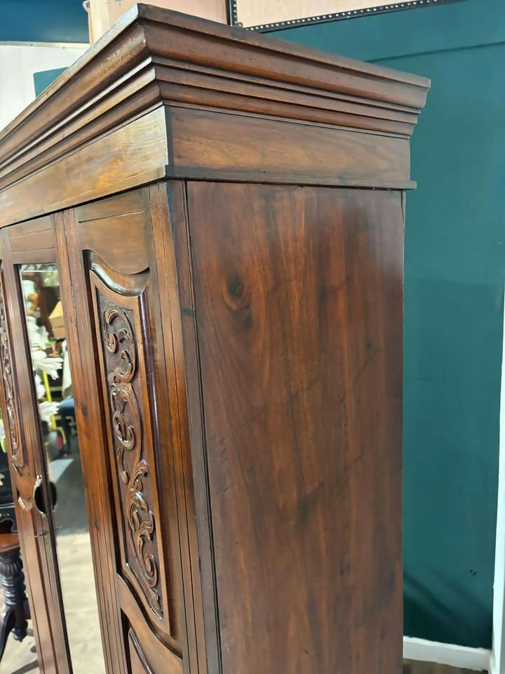 Edwardian Walnut Wardrobe56