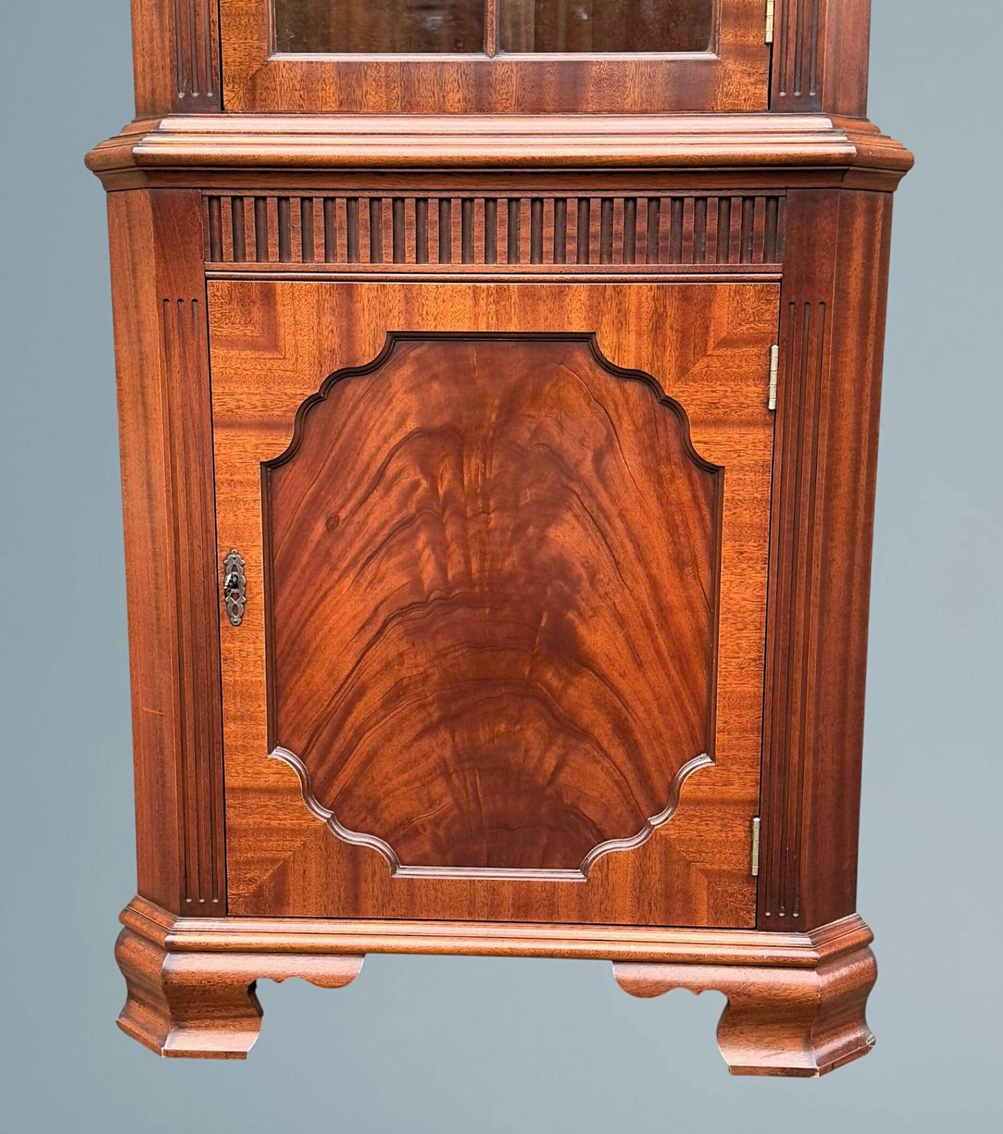 Charles Barr Figured Mahogany Corner Cabinet / Corner Cupboard