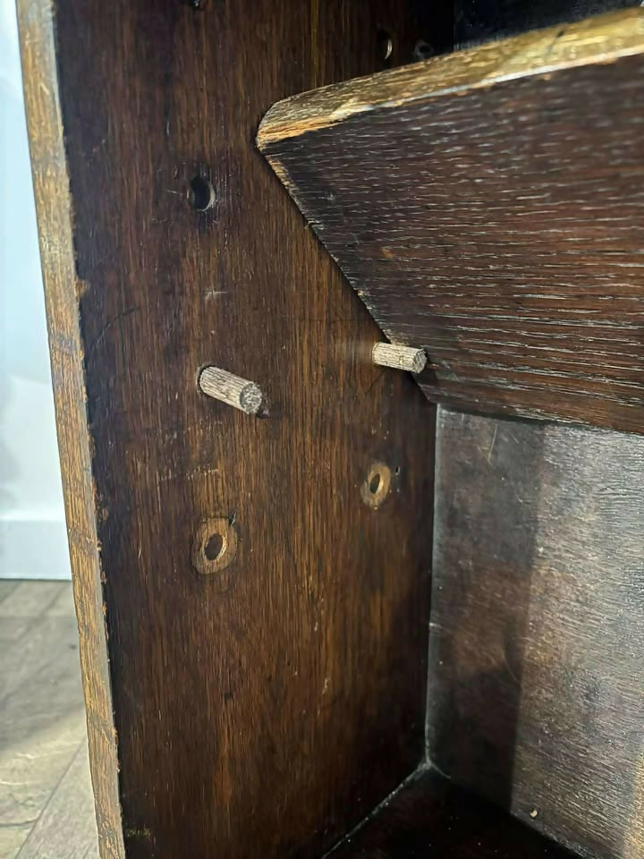 Oak Arts & Crafts Student Bureau