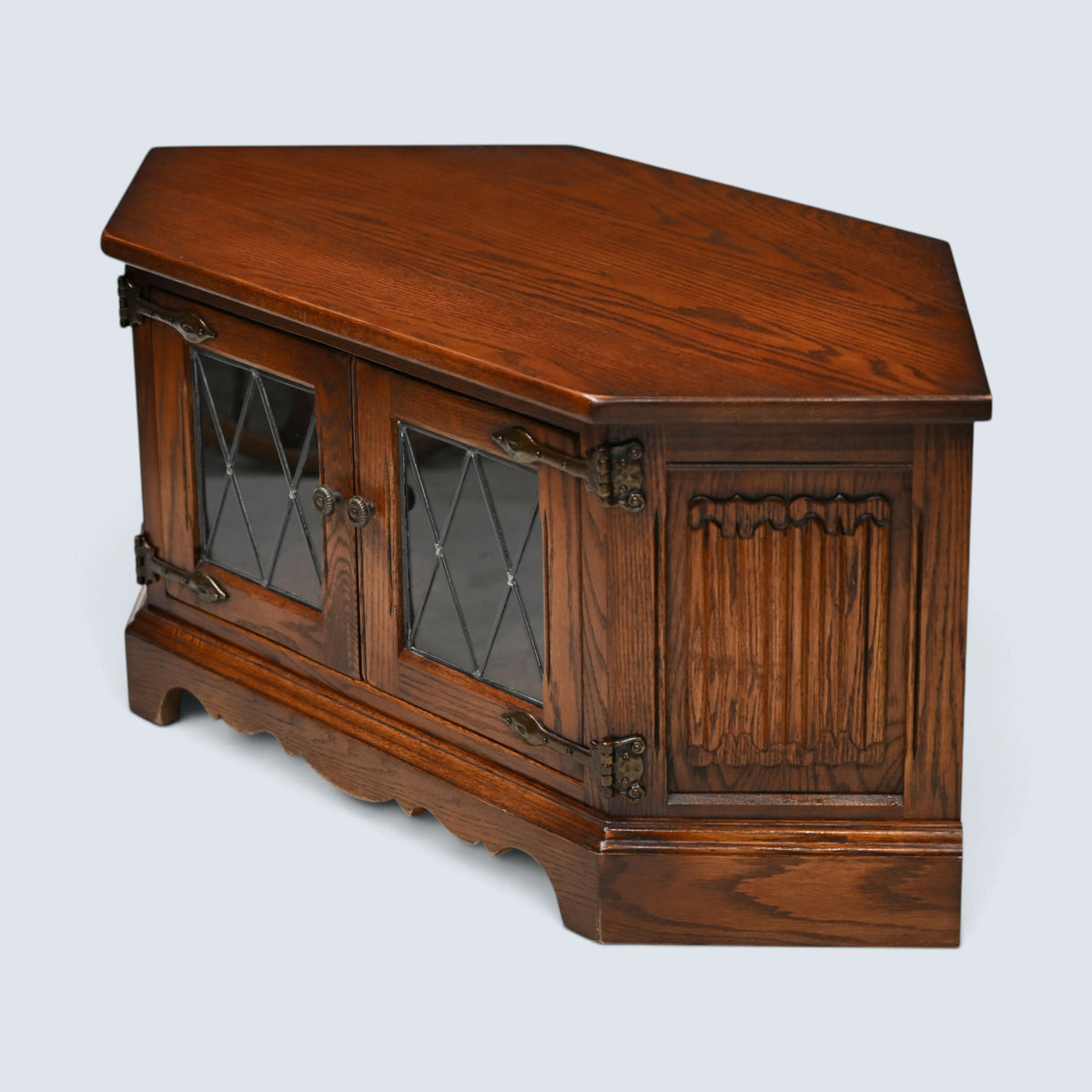Old Charm TV Stand Linenfold Leaded Glass Doors Tudor Brown FREE UK Delivery*