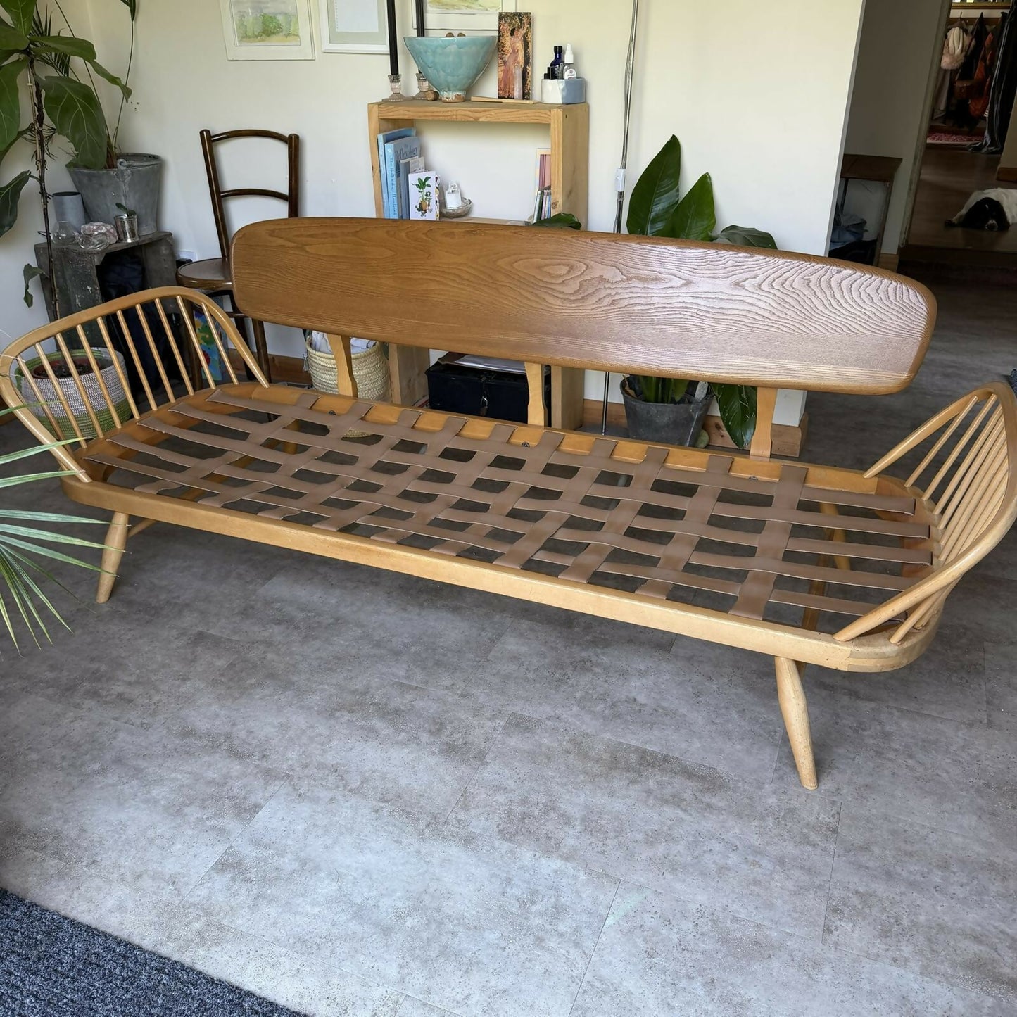 Vintage Mid Century Ercol Day Bed Sofa Elm & Beech Surfboard Back Beige Cushions