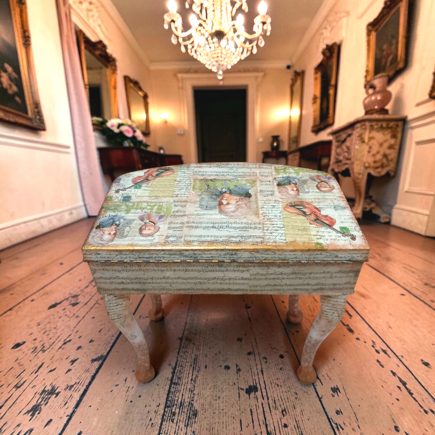 Amadeus Decoupaged Table