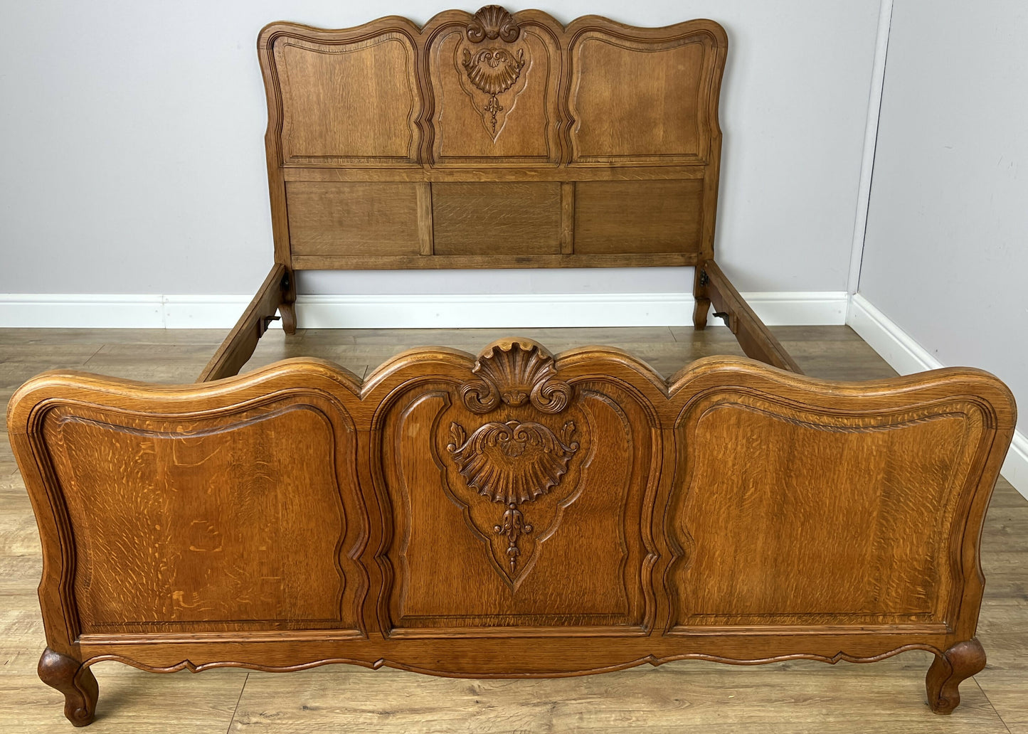 Bed Vintage French Louis XVI Oak Double Bed Frame Carved Headboard LOT 6379