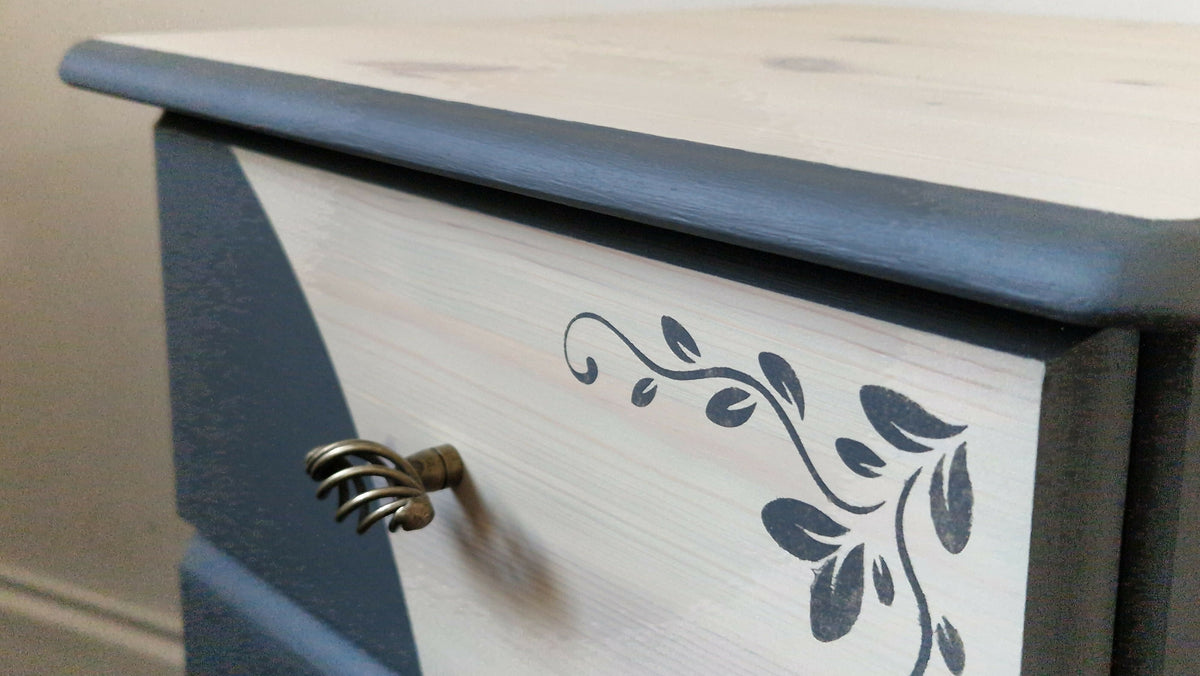 Single pine bedside drawer unit